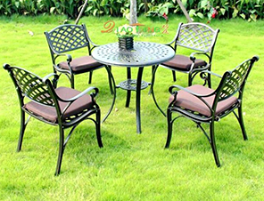 户外铁质家具
